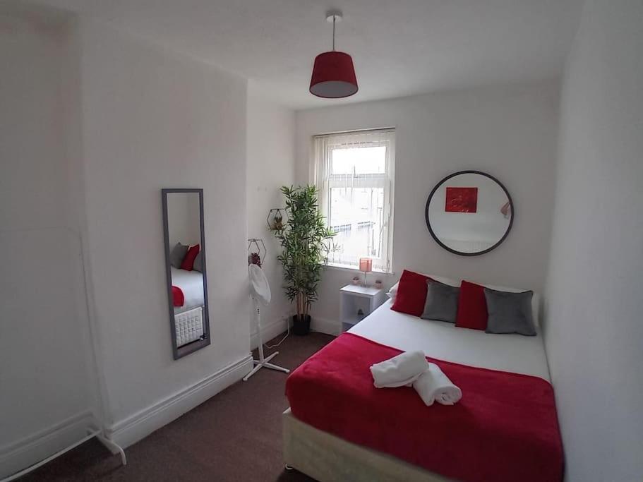 Large Family Home Central Location 3 Double Bedrooms And 1 Single Bedroom كارديف المظهر الخارجي الصورة
