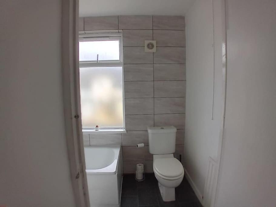 Large Family Home Central Location 3 Double Bedrooms And 1 Single Bedroom كارديف المظهر الخارجي الصورة