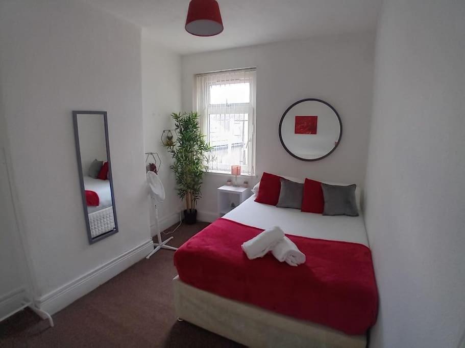 Large Family Home Central Location 3 Double Bedrooms And 1 Single Bedroom كارديف المظهر الخارجي الصورة