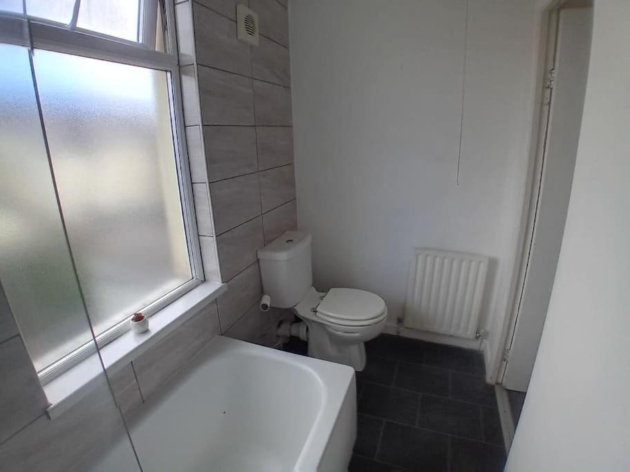 Large Family Home Central Location 3 Double Bedrooms And 1 Single Bedroom كارديف المظهر الخارجي الصورة