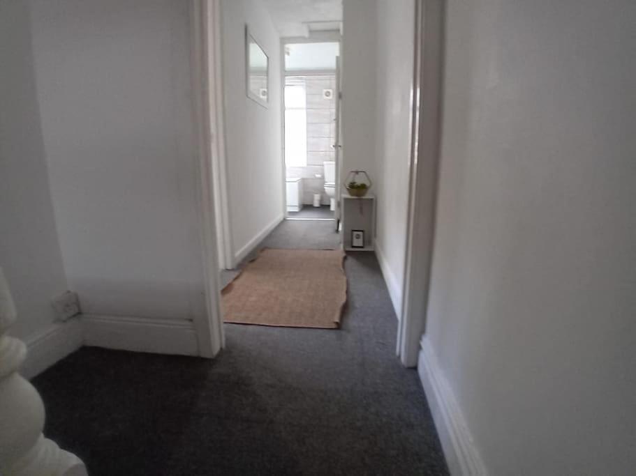 Large Family Home Central Location 3 Double Bedrooms And 1 Single Bedroom كارديف المظهر الخارجي الصورة
