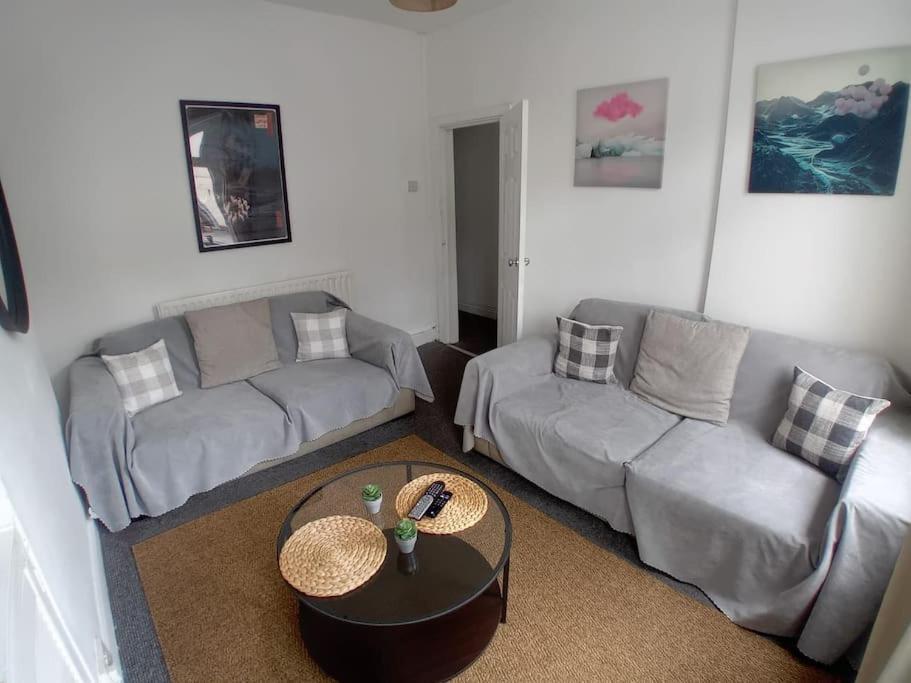 Large Family Home Central Location 3 Double Bedrooms And 1 Single Bedroom كارديف المظهر الخارجي الصورة